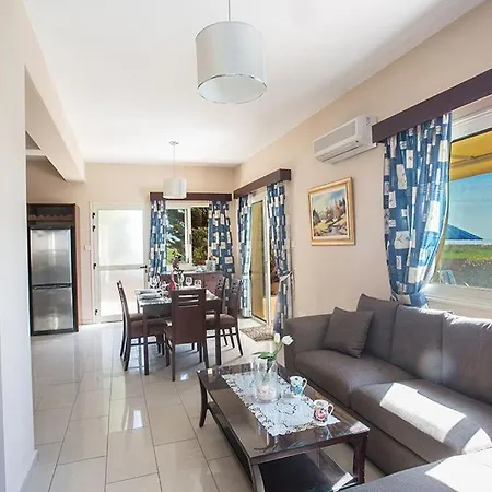 Villa Aspro Enas - Stunning 3 Bedroom Ayia Thekla With Private Pool And Sea Views